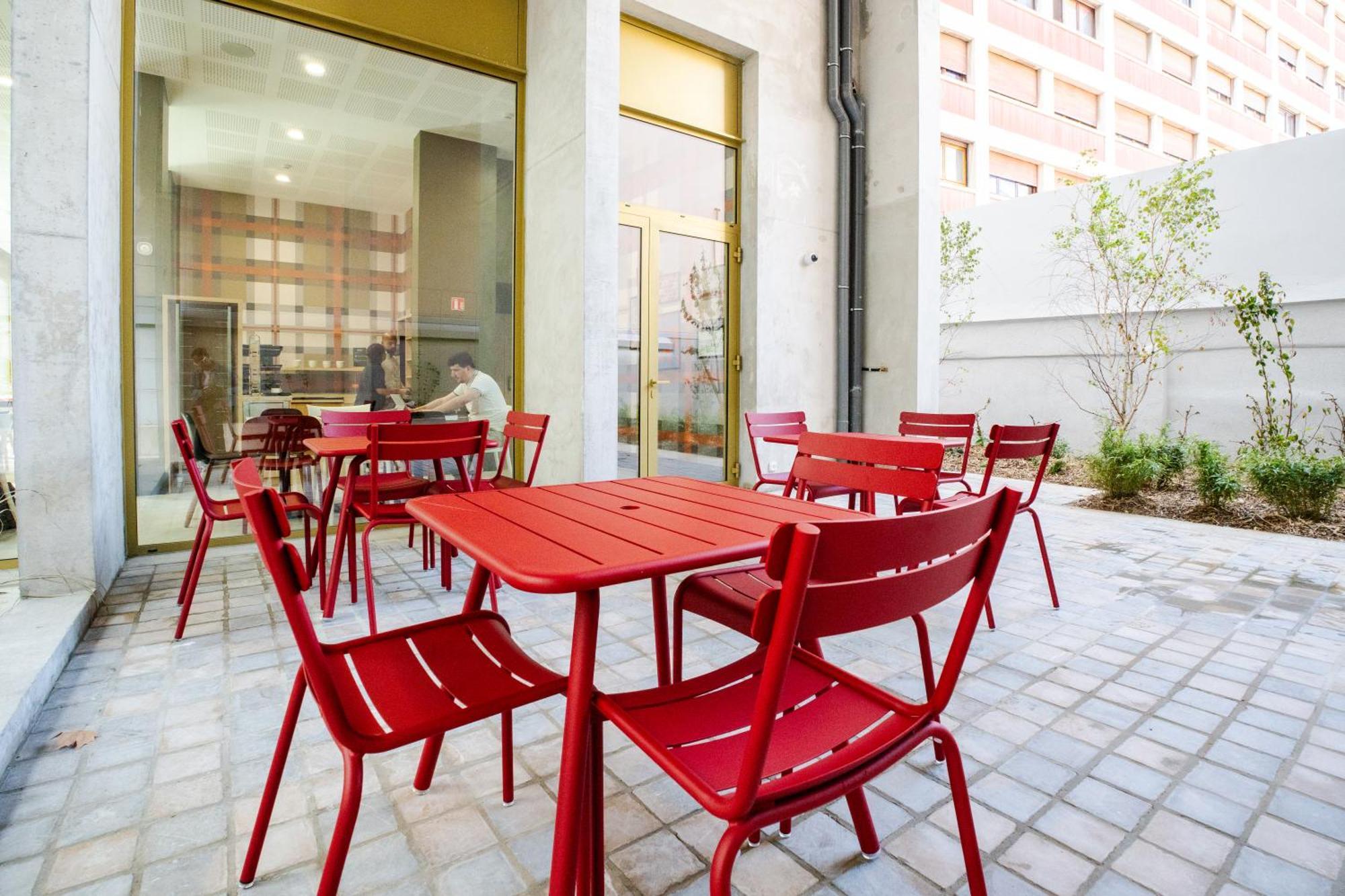 Easyhotel Marseille Euromed Exterior foto